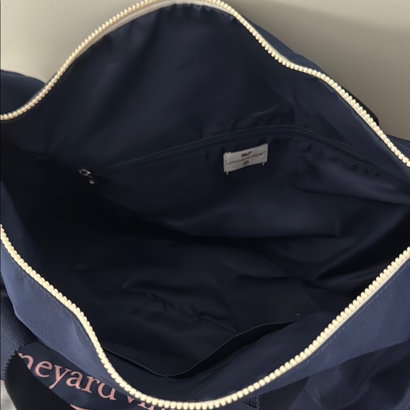 Vineyard Vines Blue and Pink Travel Bag Durable Canvas - Picture 2 of 3
